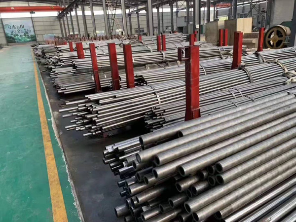 Precision pipes and seamless steel pipes have compressive strength